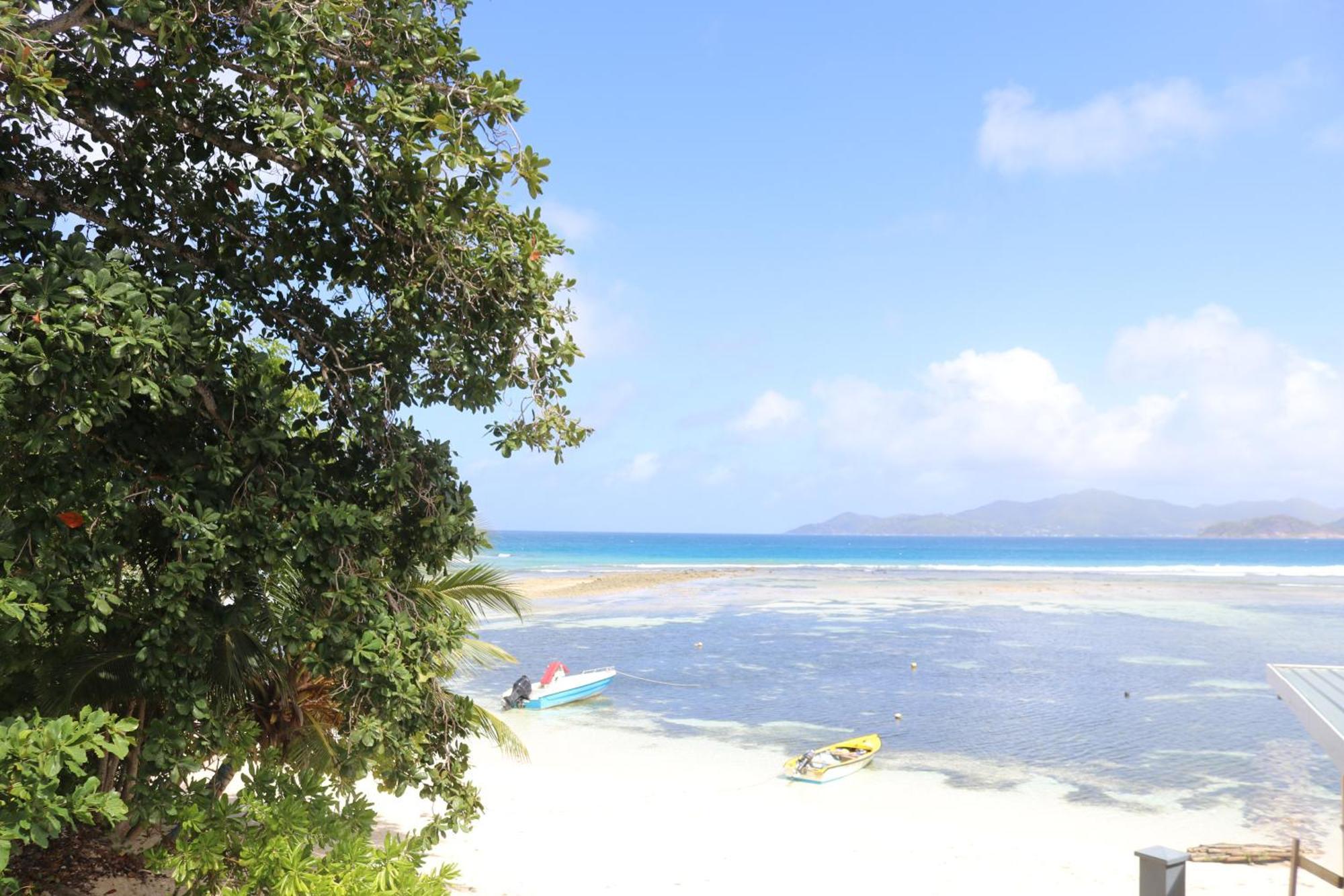 Marie-France Beach Front Apartments La Digue Luaran gambar