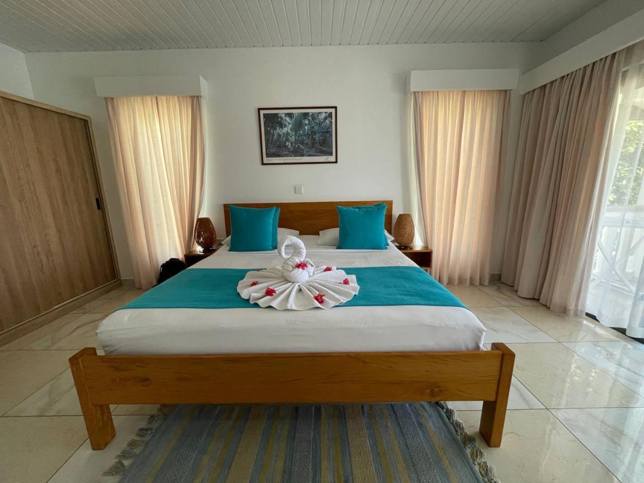 Marie-France Beach Front Apartments La Digue Luaran gambar